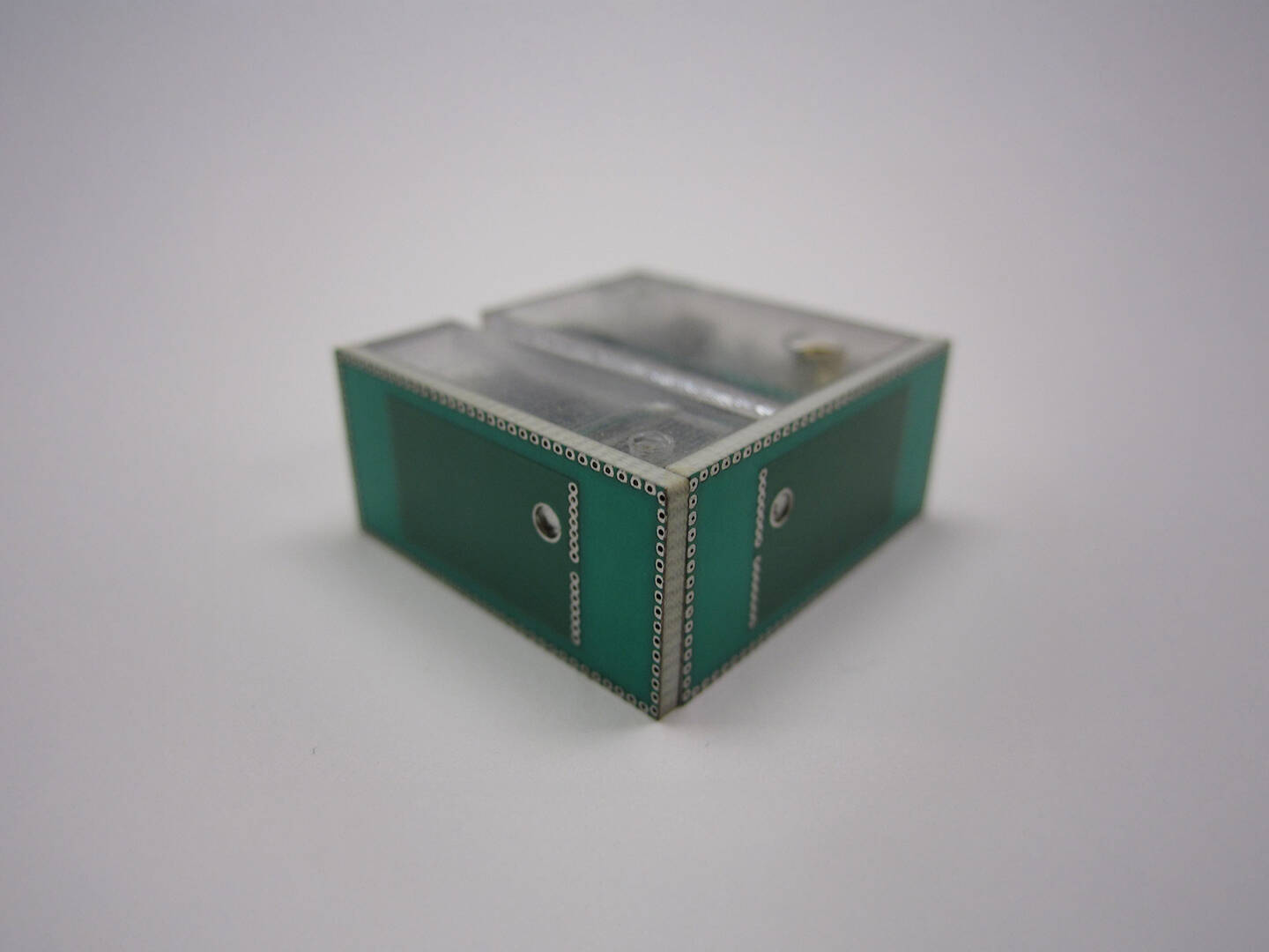 A mesh networking system node