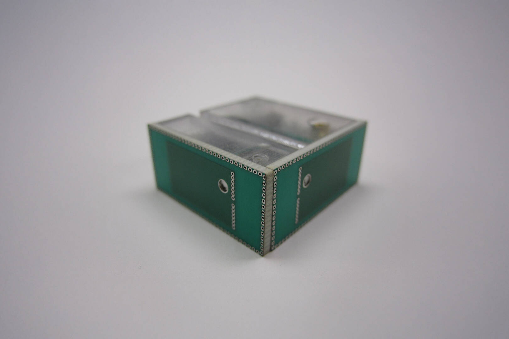 A mesh networking system node