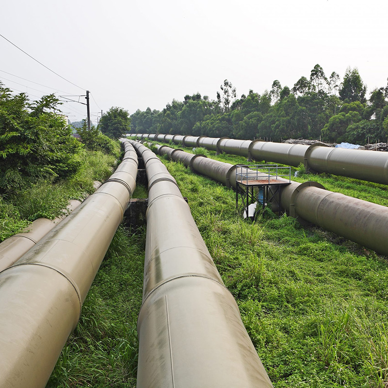 Four pipelines crossing Oahu's terrain