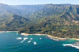 An aerial photo of Oahu's coastline and mountains