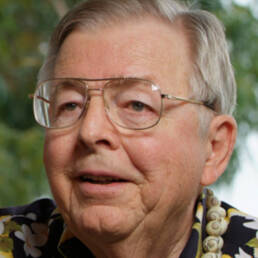 Headshot of Earl Bakken
