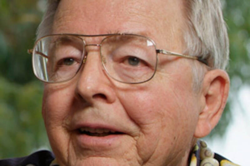 Headshot of Earl Bakken